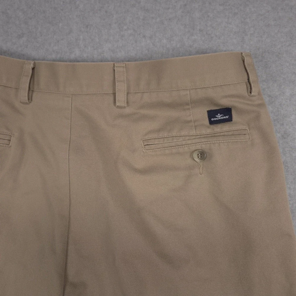 Dockers Mens 38x30 Beige Tan Classic Fit Pleated Front Chino Khaki Pants School
